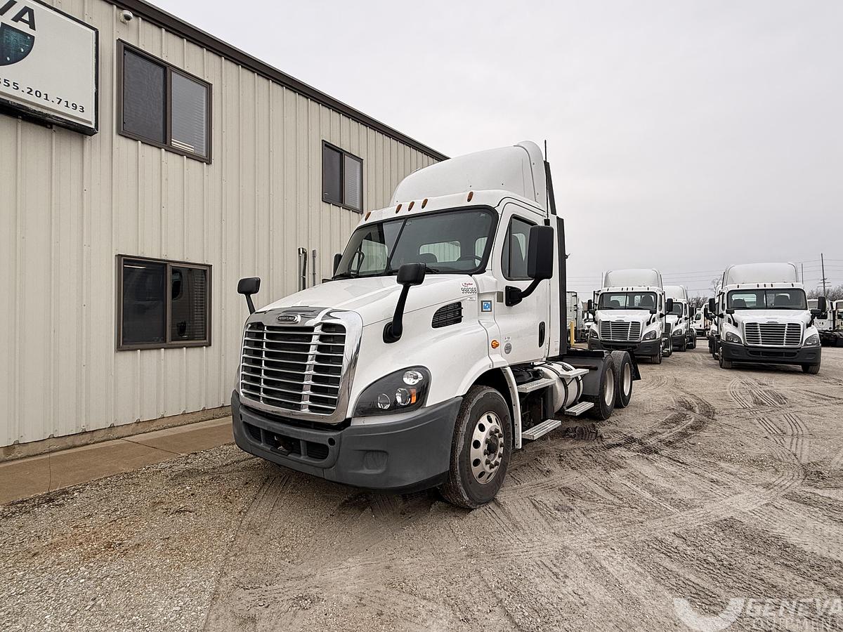 Used 2018 Freightliner Cascadia 113