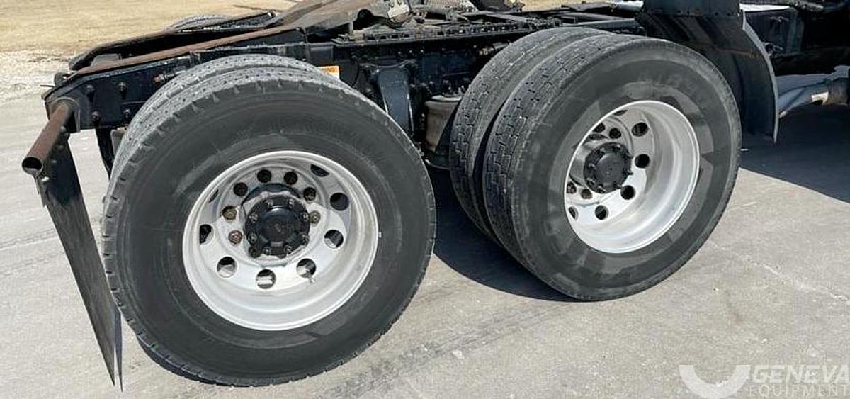 Used 2014 Freightliner Cascadia