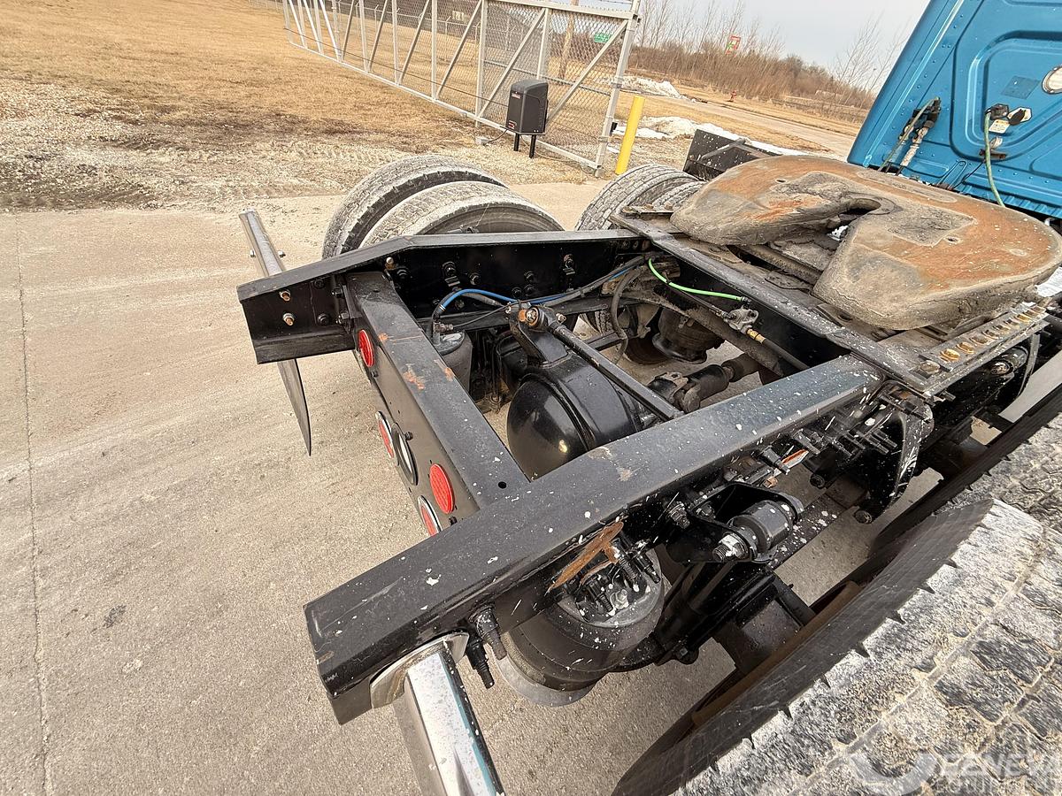 Used 2016 Freightliner CA 125
