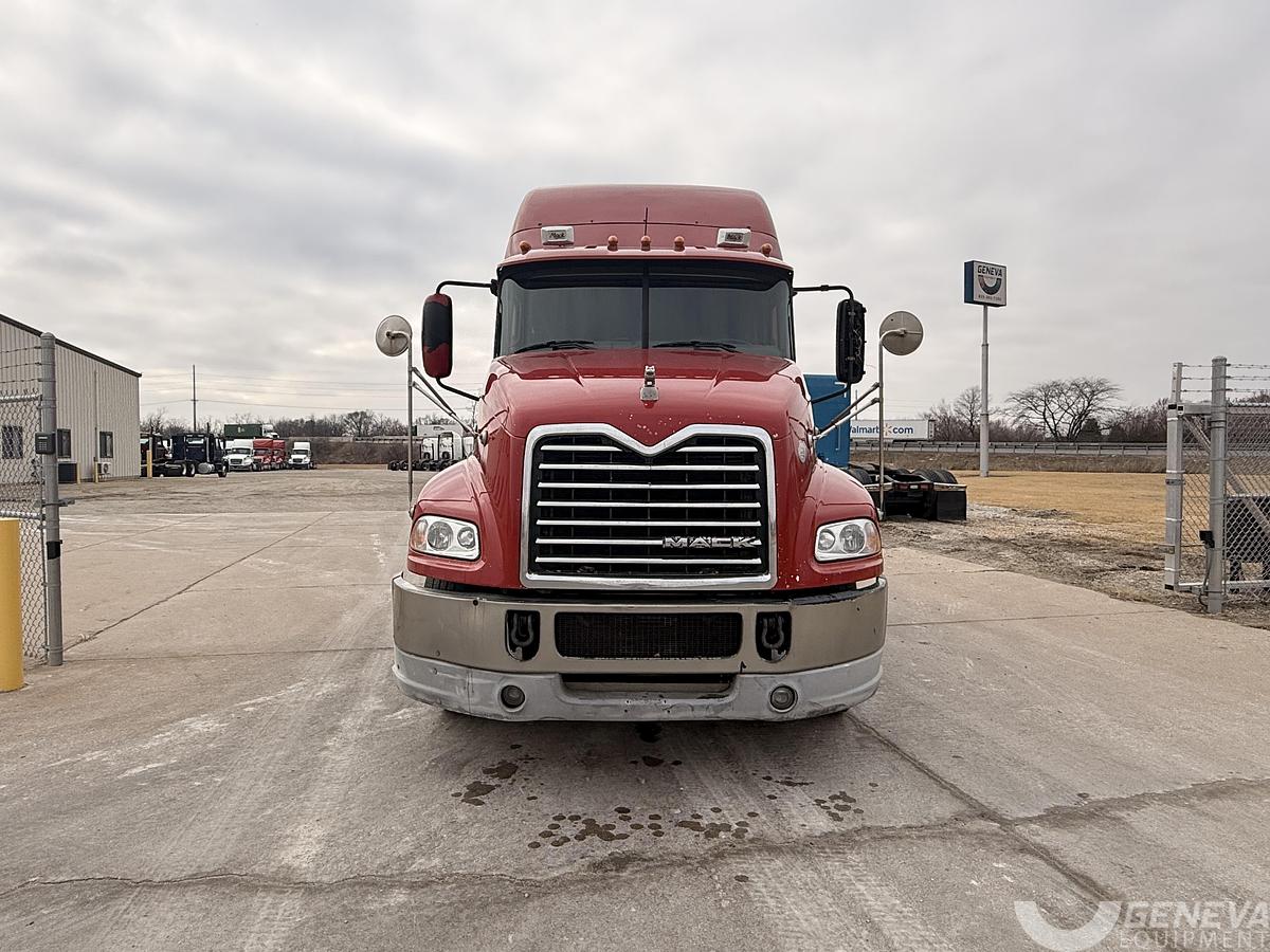 Used 2014 Mack Pinnacle CXU613