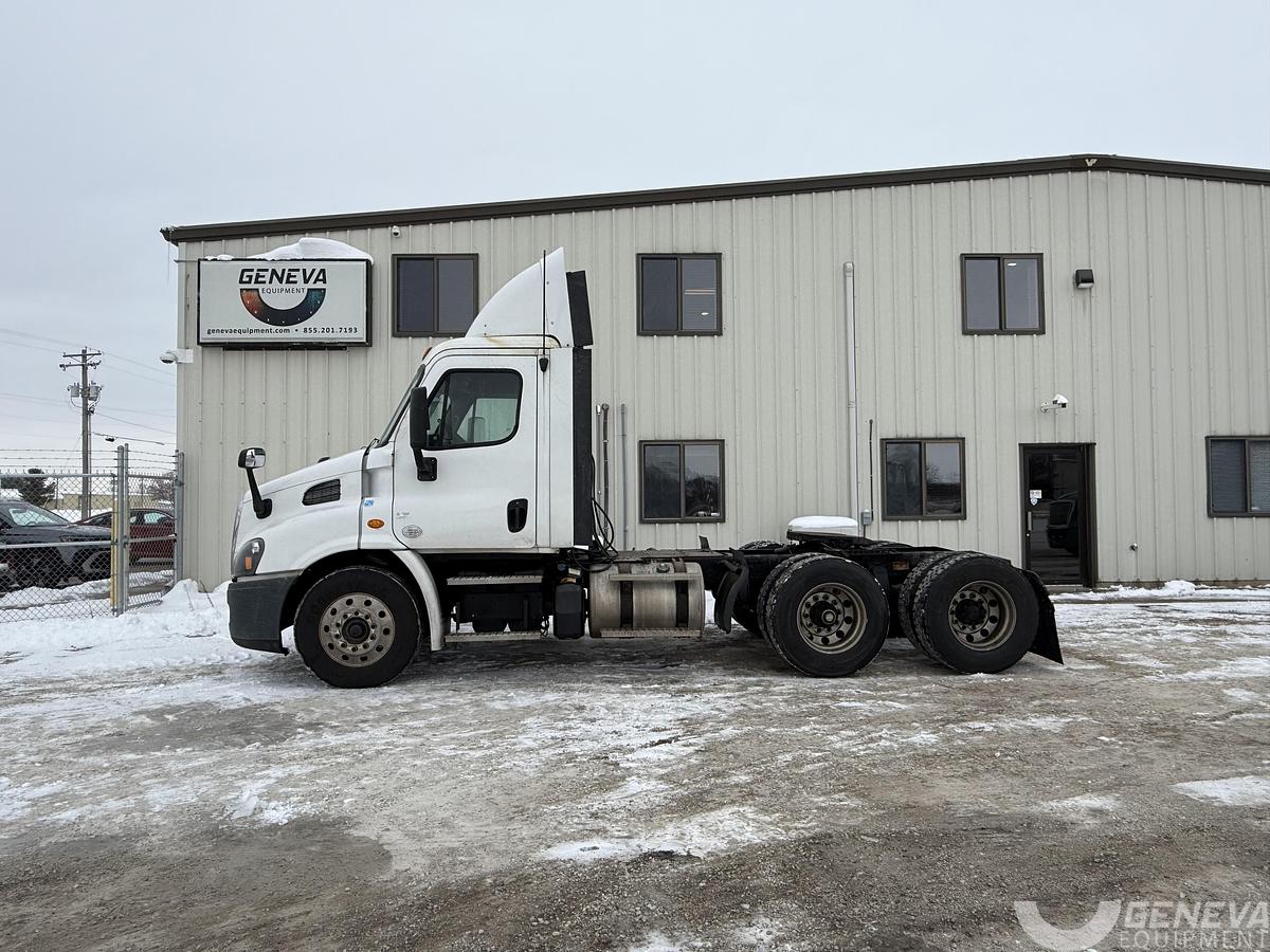 Used 2018 Freightliner Cascadia 113