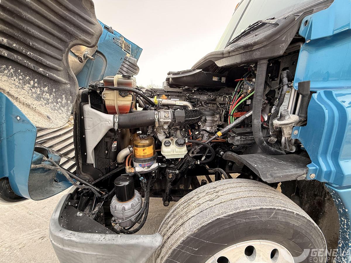 Used 2016 Freightliner CA 125