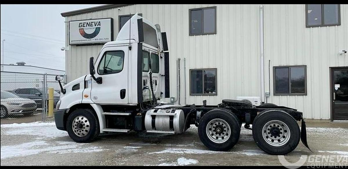 Used 2018 Freightliner Cascadia 113