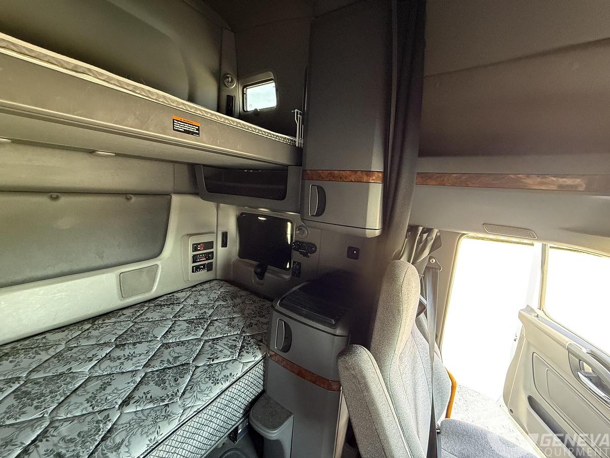 Used 2021 International LT625