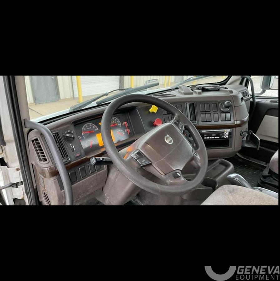 Used 2017 Volvo VNM200