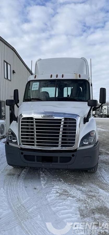 Used 2018 Freightliner Cascadia 113