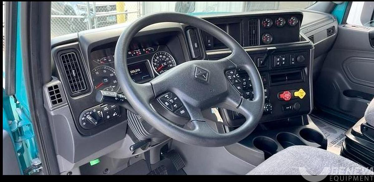 Used 2023 International LT625