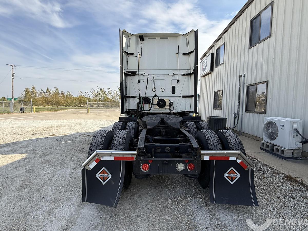 Used 2021 International LT625