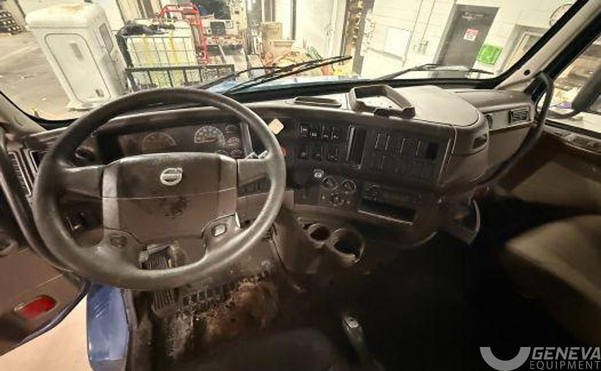 Used 2013 Volvo VNL64T300