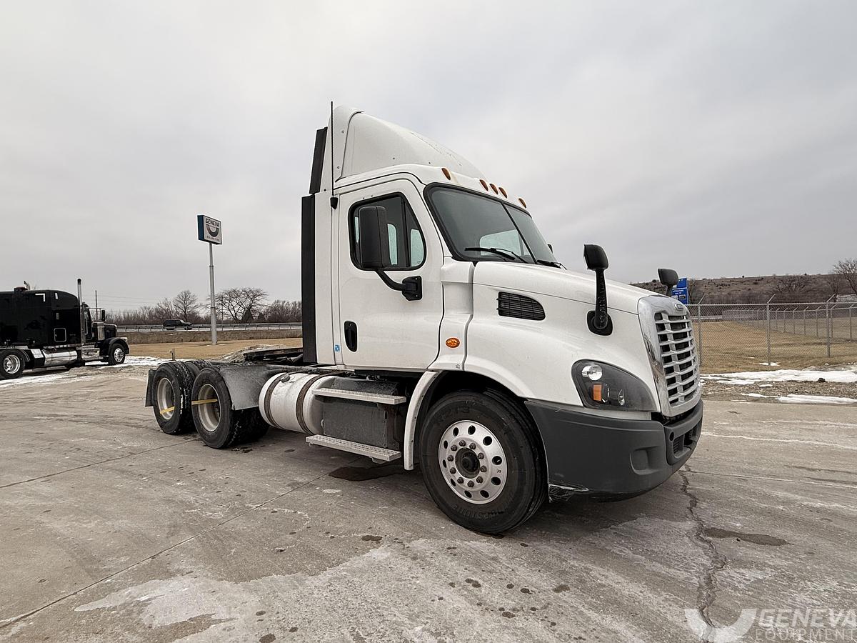 Used 2018 Freightliner Cascadia 113
