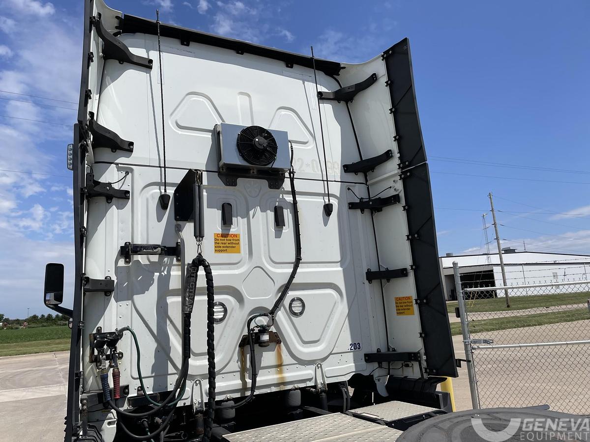 Used 2022 Freightliner Cascadia 126