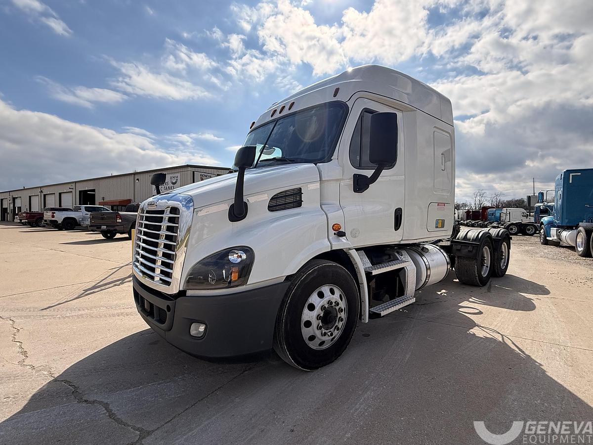 Used 2020 Freightliner Cascadia 113