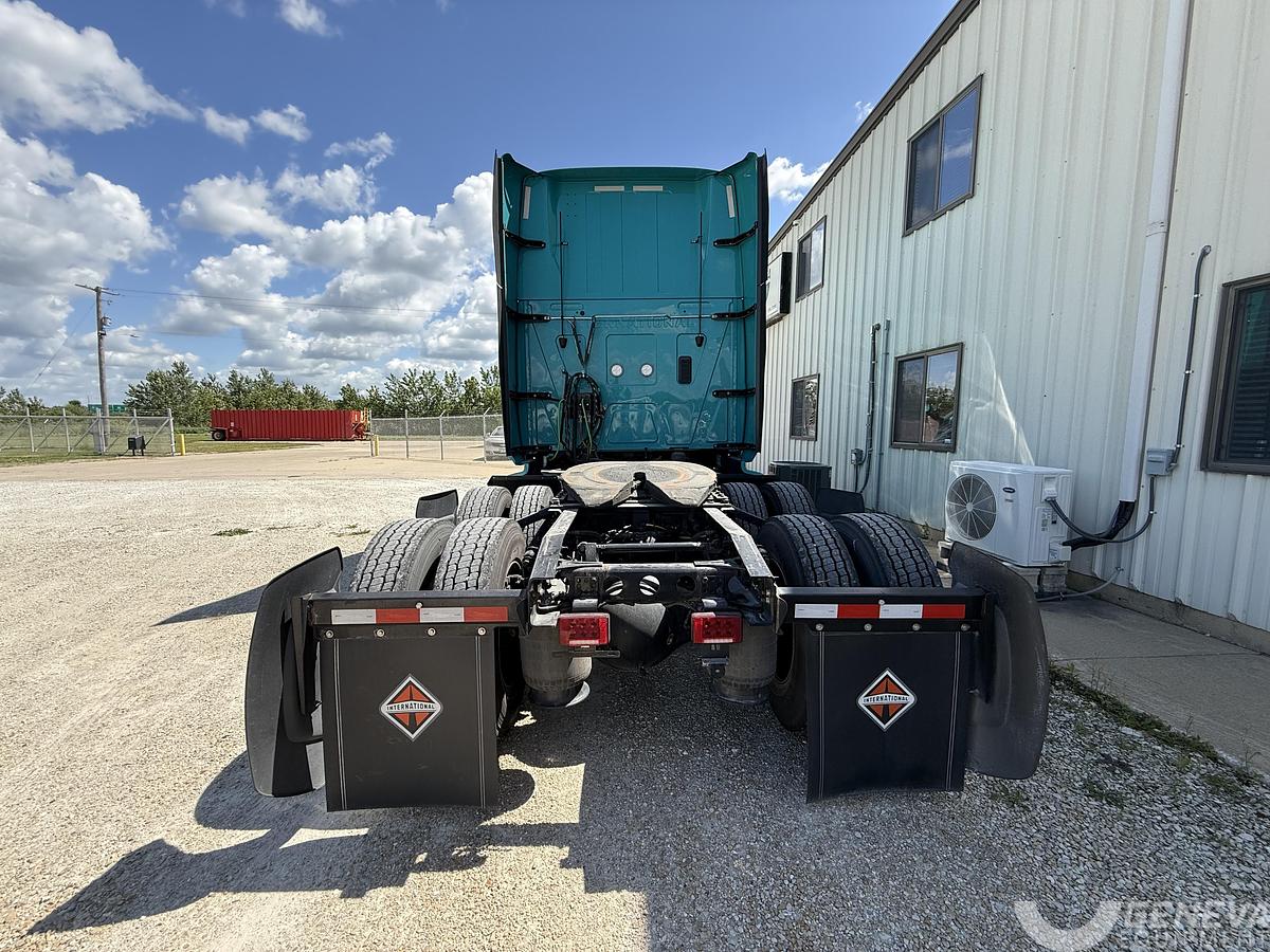 Used 2023 International LT625