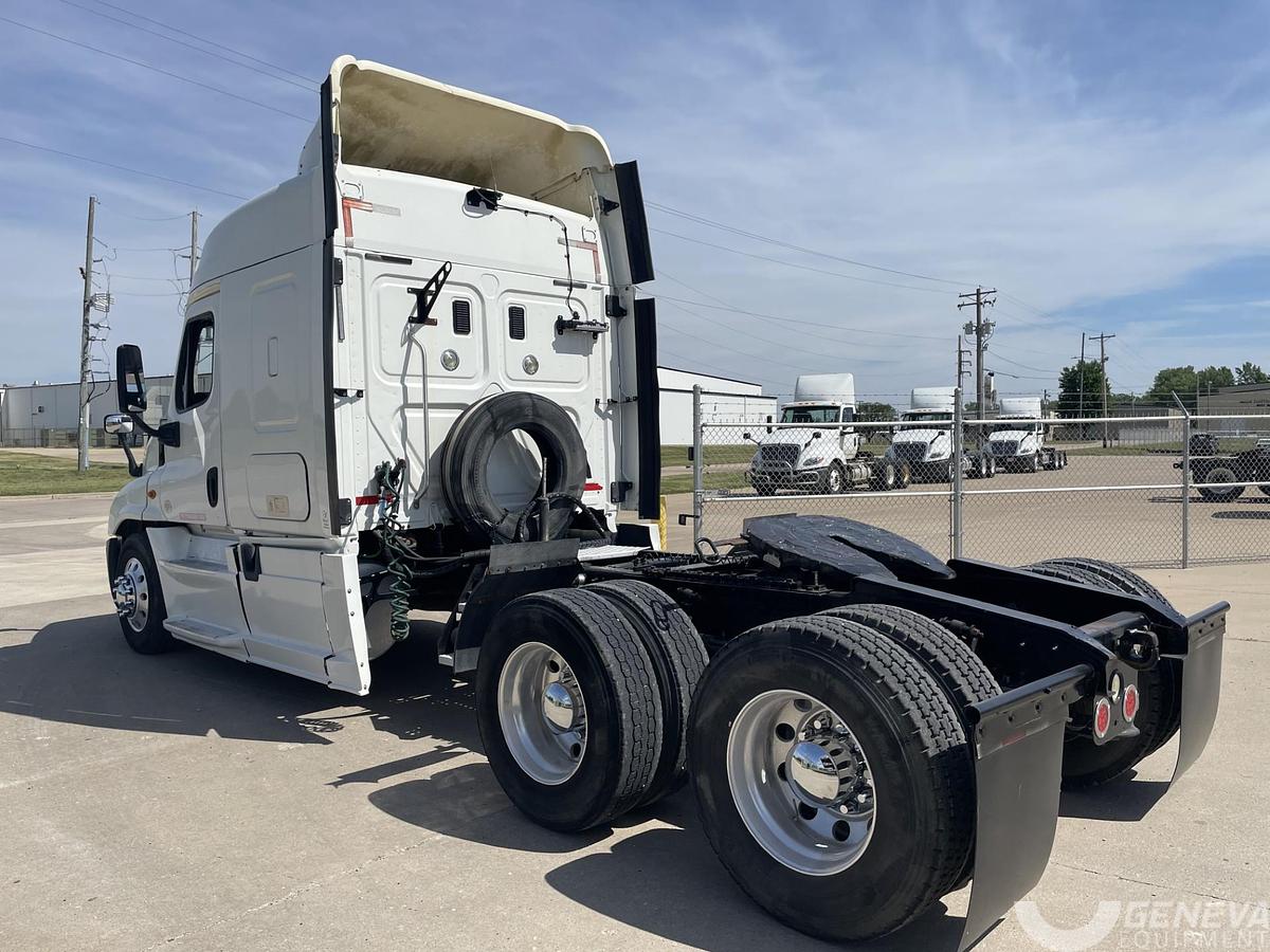 Used 2014 Freightliner Cascadia