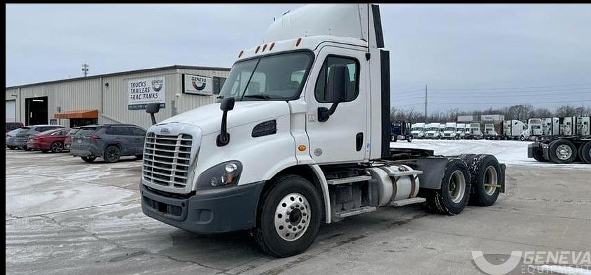 Used 2018 Freightliner Cascadia 113