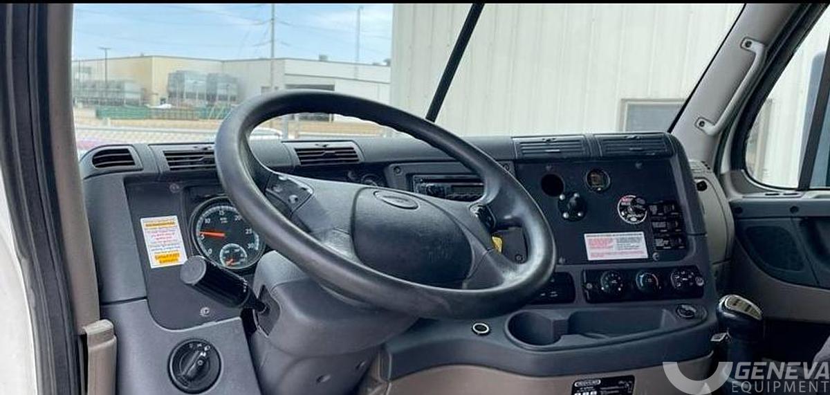Used 2014 Freightliner Cascadia