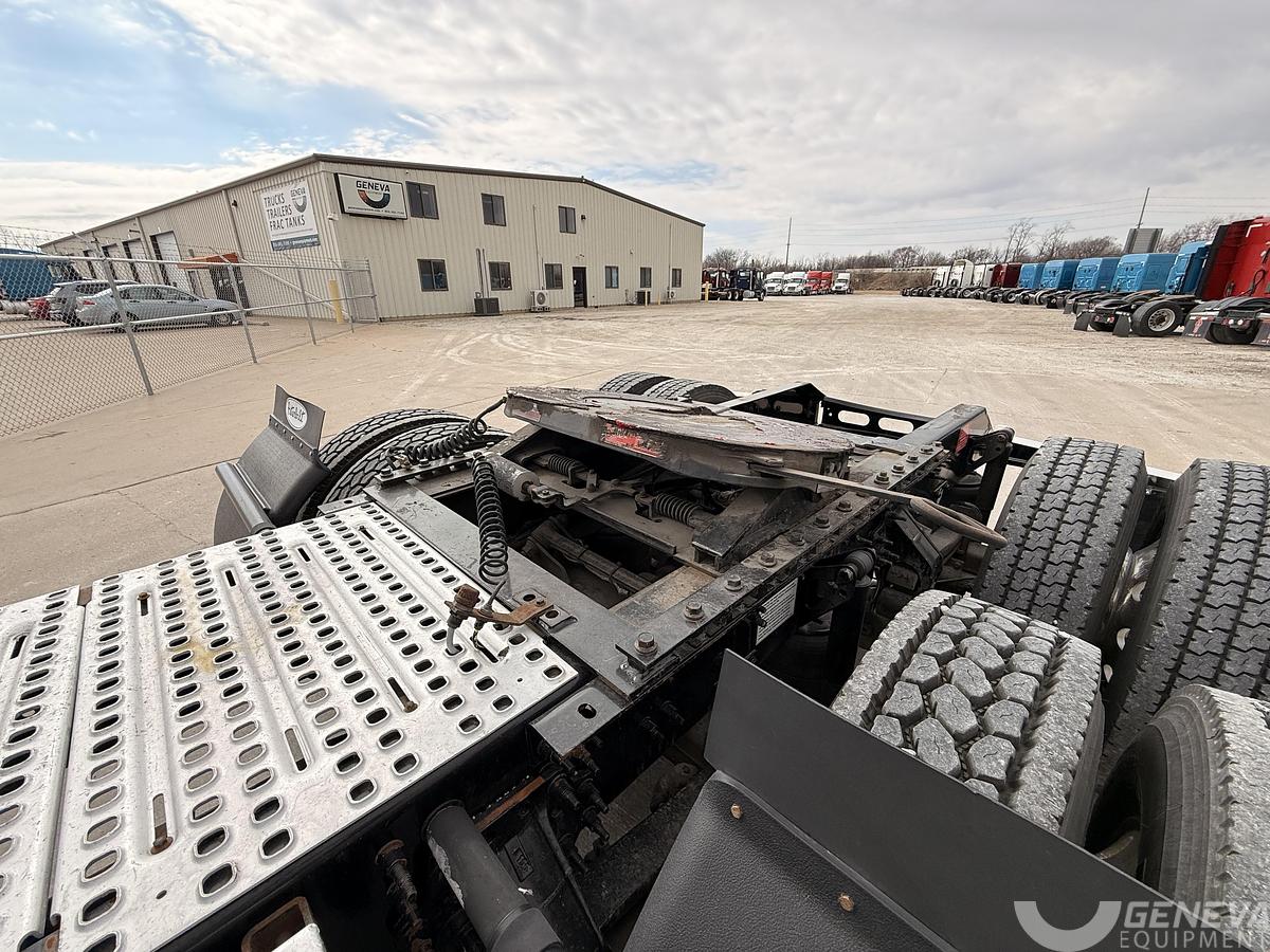 Used 2014 Volvo VNL300