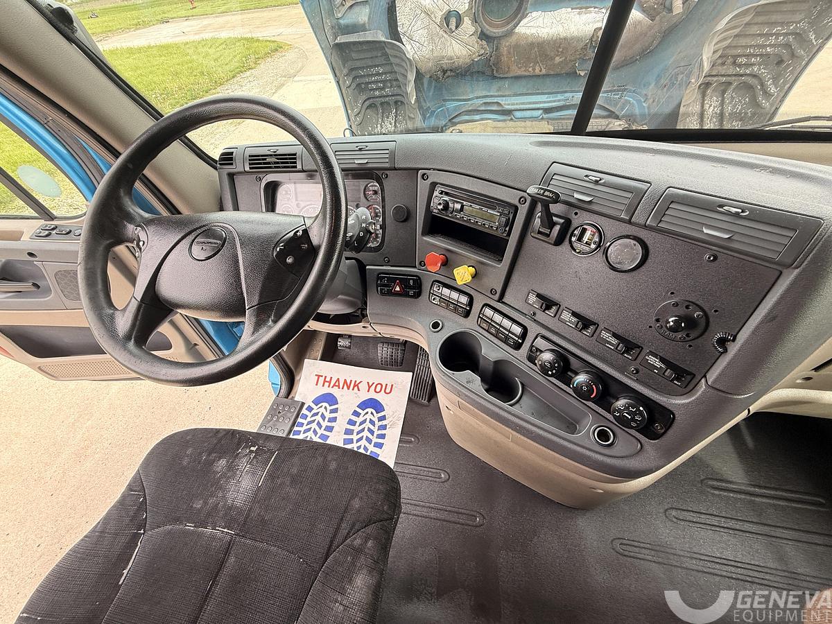 Used 2016 Freightliner CA 125