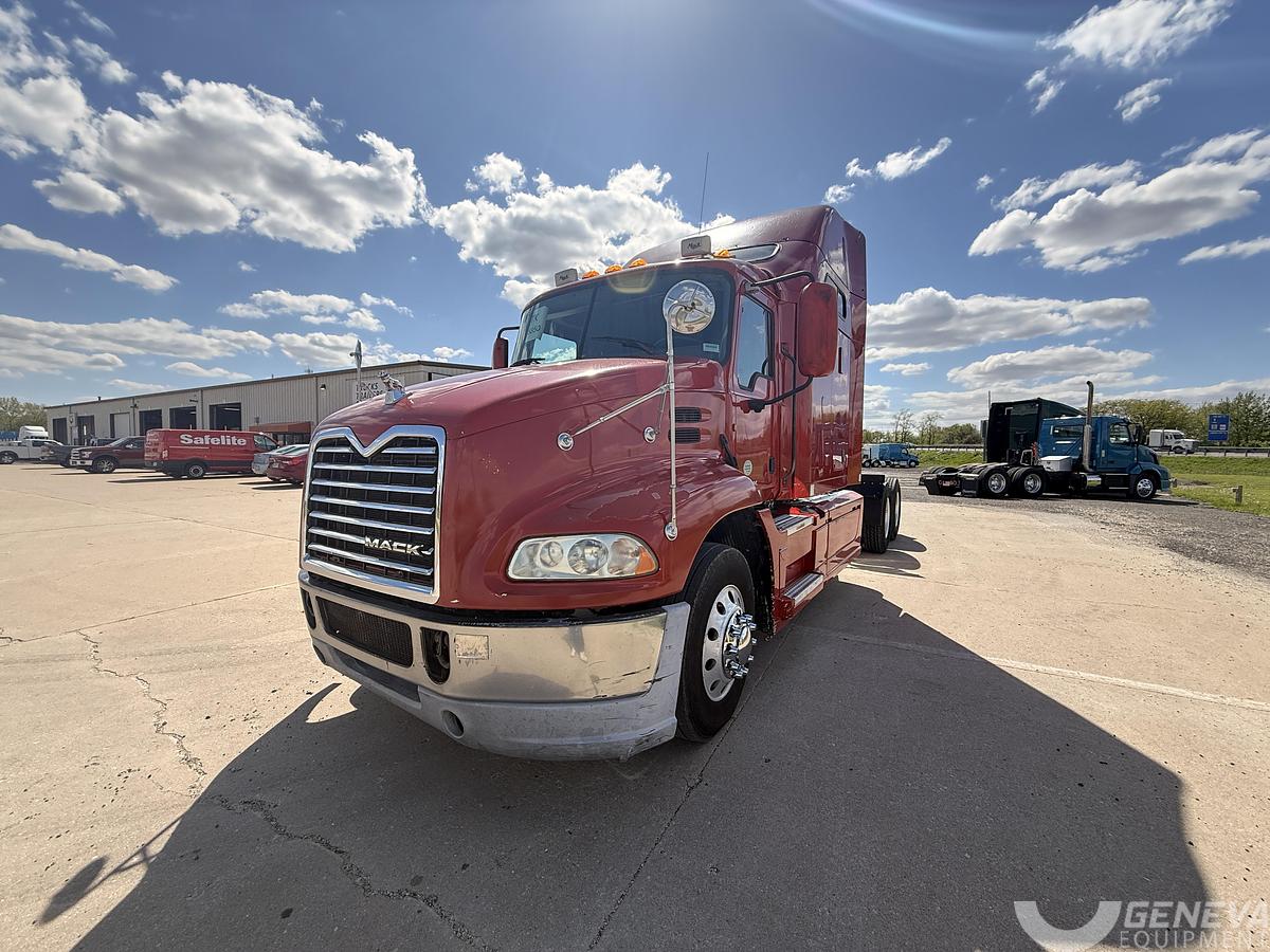 Used 2015 Mack CXU613