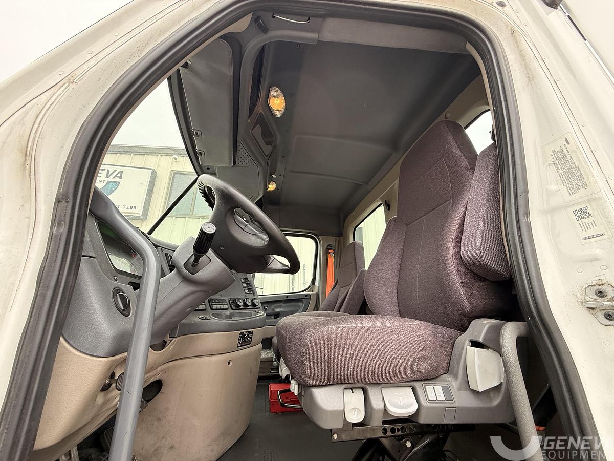 Used 2018 Freightliner Cascadia 113