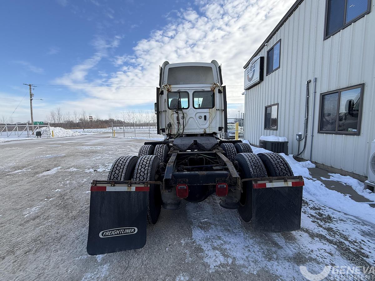 Used 2018 Freightliner Cascadia 113