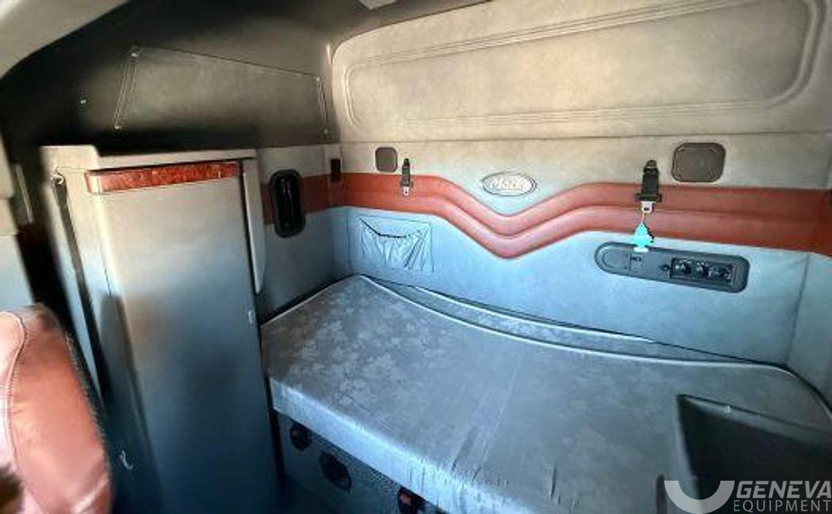 Used 2013 Mack CXU613