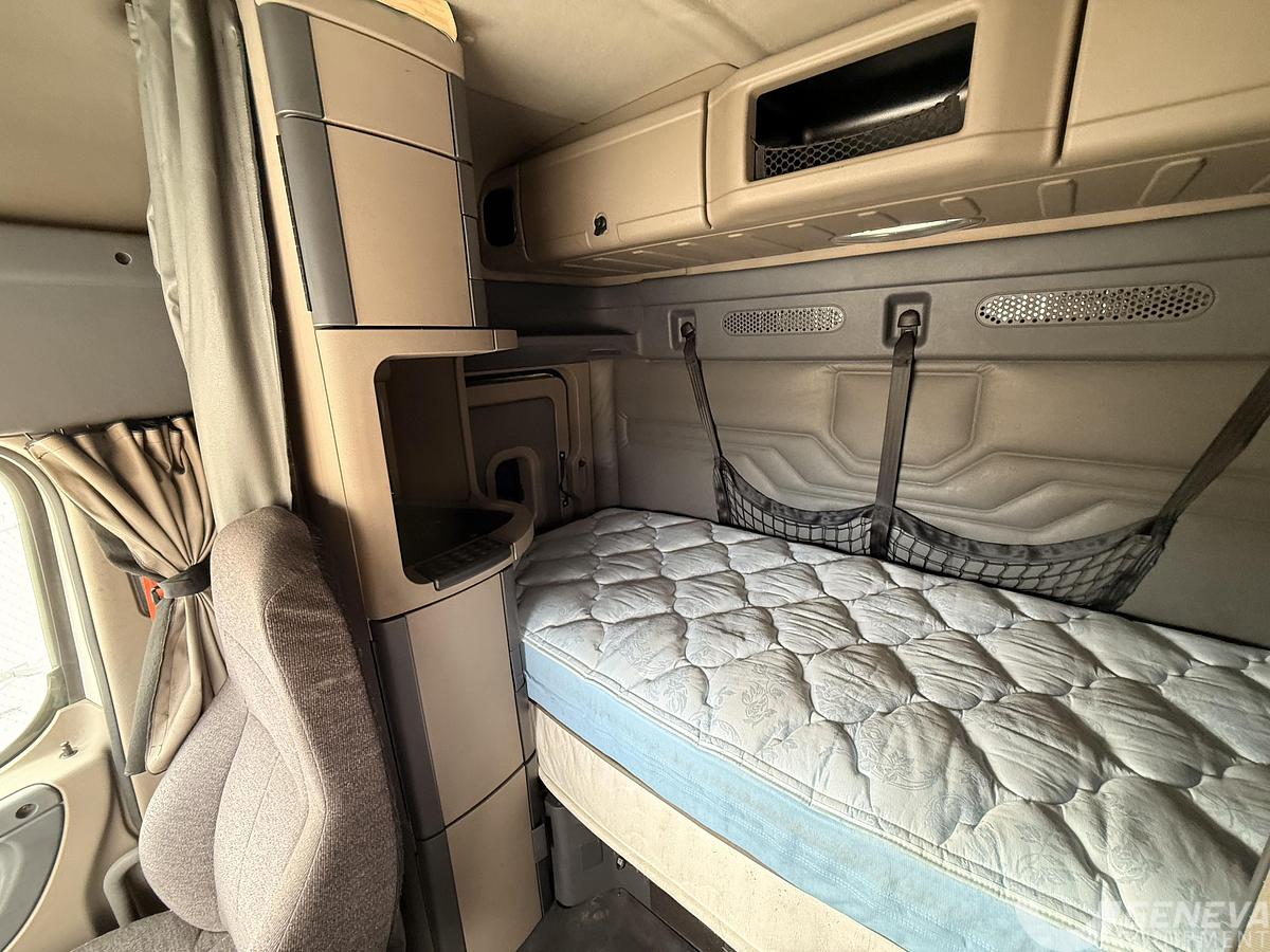 Used 2014 Freightliner Cascadia