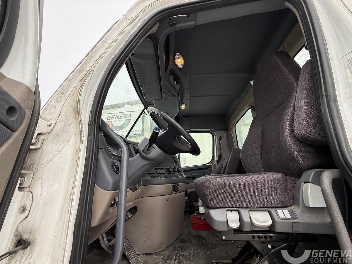 Used 2018 Freightliner Cascadia 113