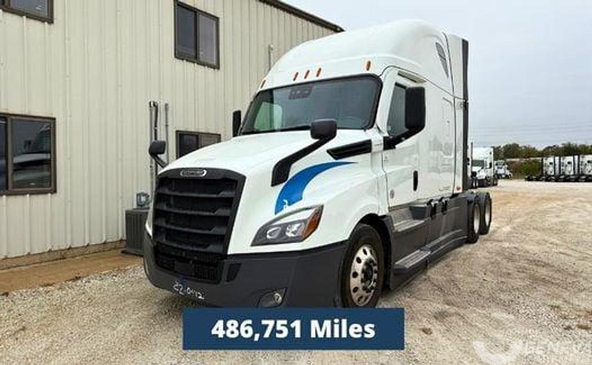 Used 2022 Freightliner Cascadia 126