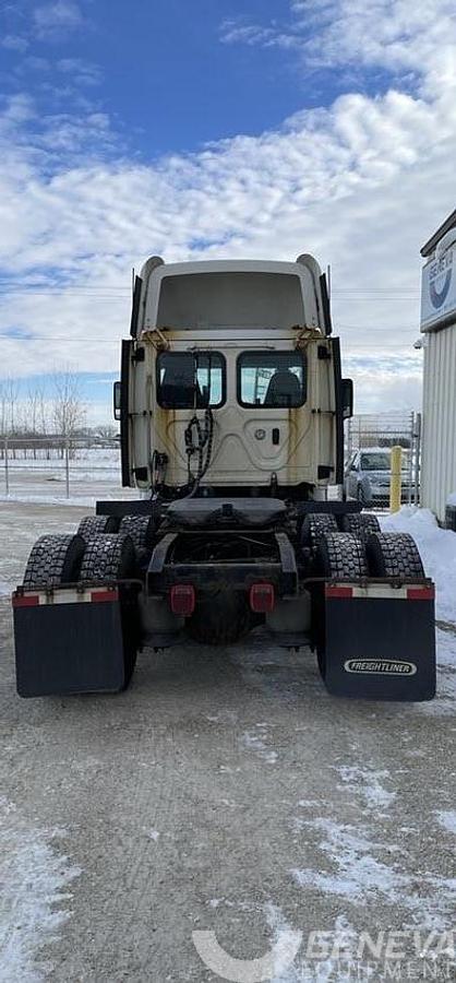 Used 2018 Freightliner Cascadia 113