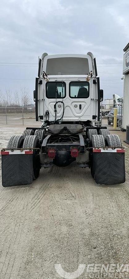 Used 2018 Freightliner Cascadia 113