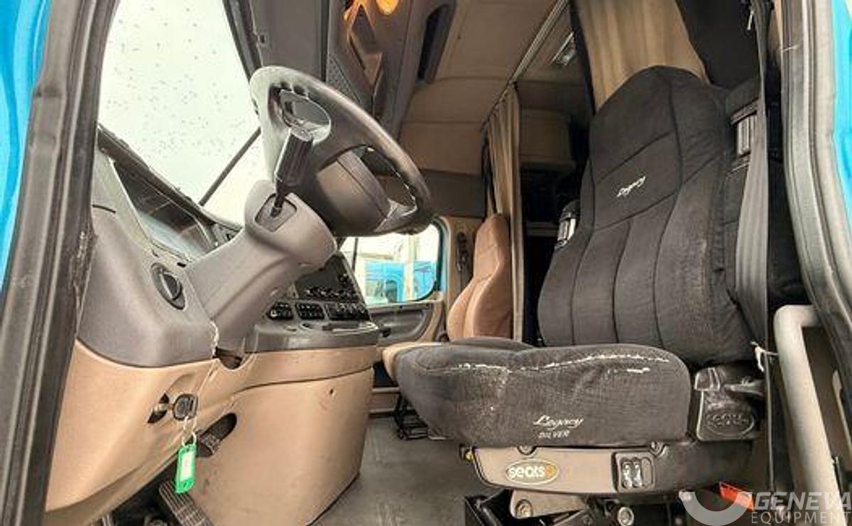 Used 2016 Freightliner CA 125