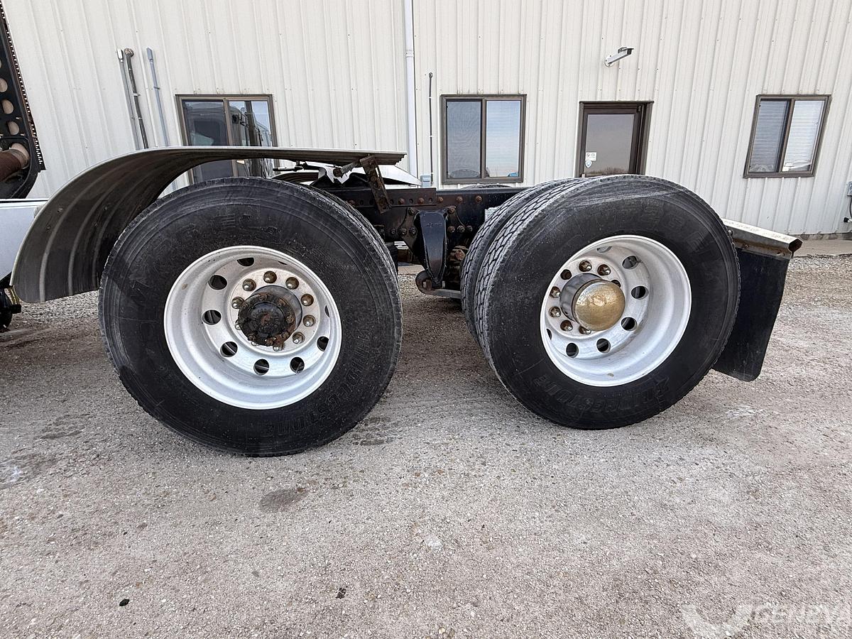 Used 2013 Freightliner Cascadia 125