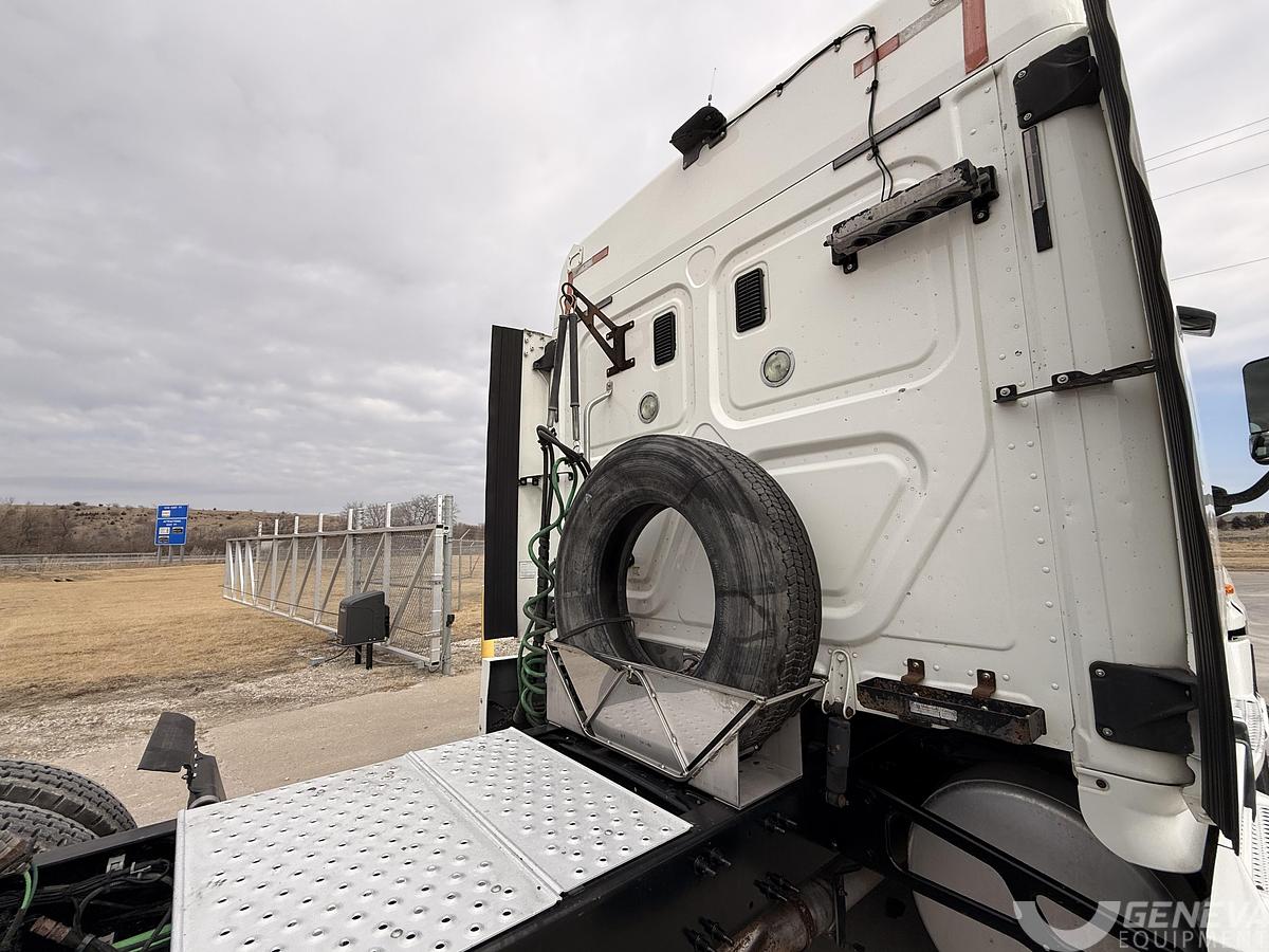 Used 2014 Freightliner Cascadia