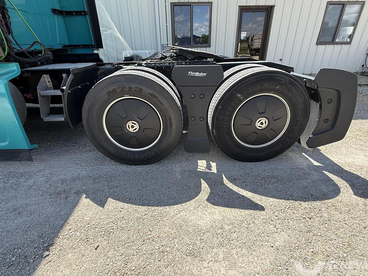 Used 2023 International LT625