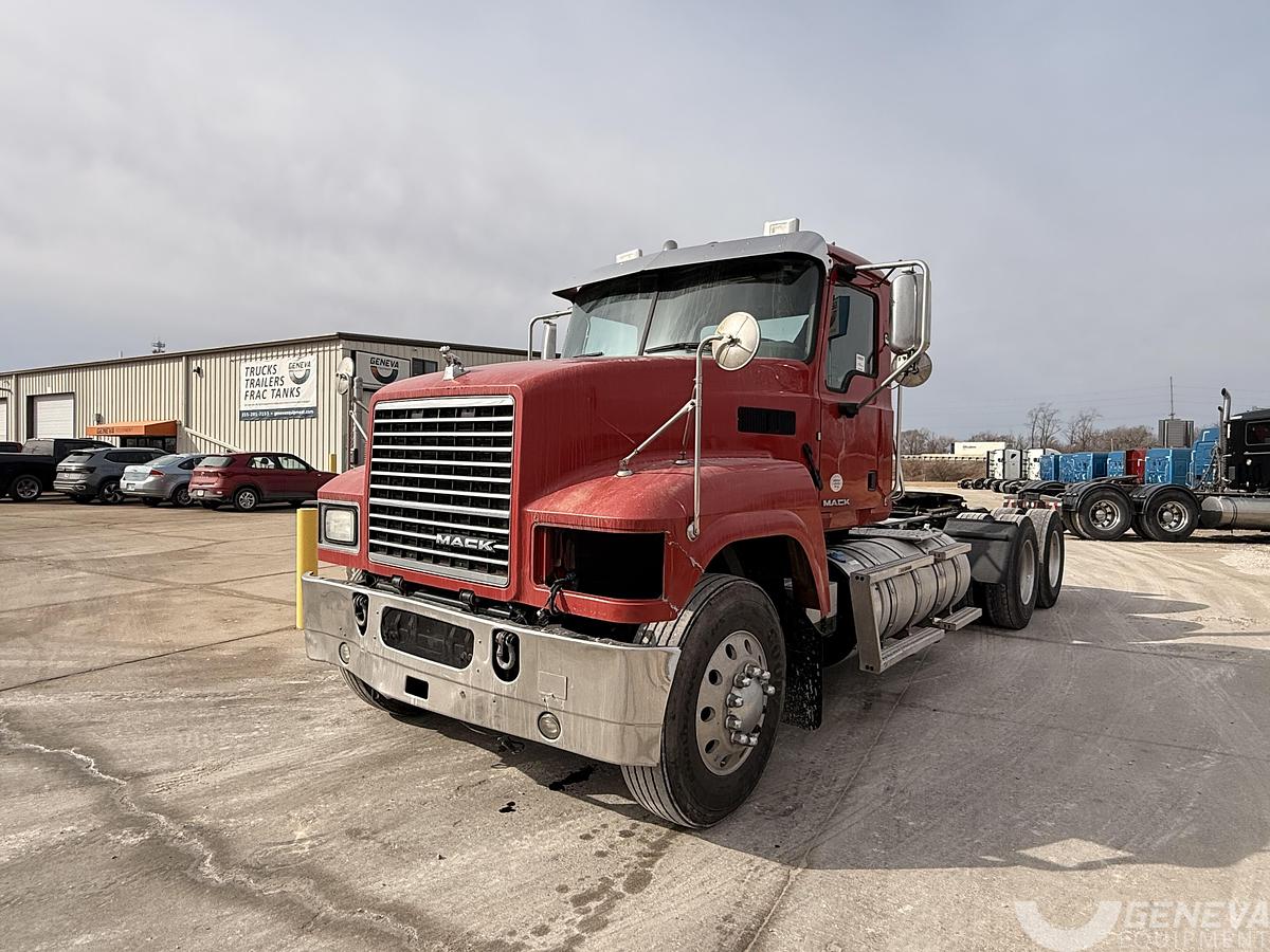 Used 2016 Mack CHU613