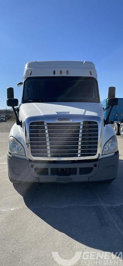 Used 2014 Freightliner Cascadia