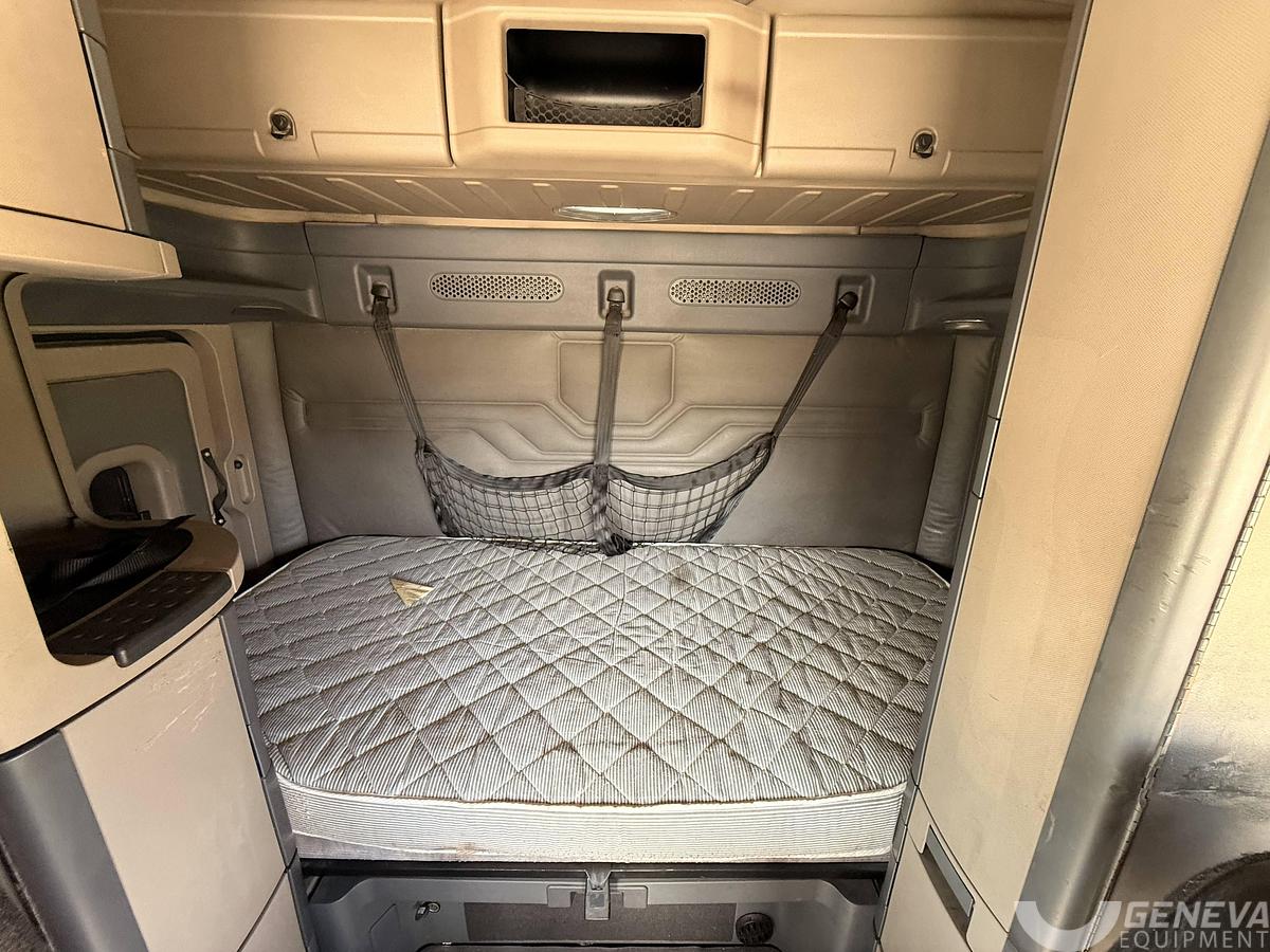 Used 2014 Freightliner CA 125