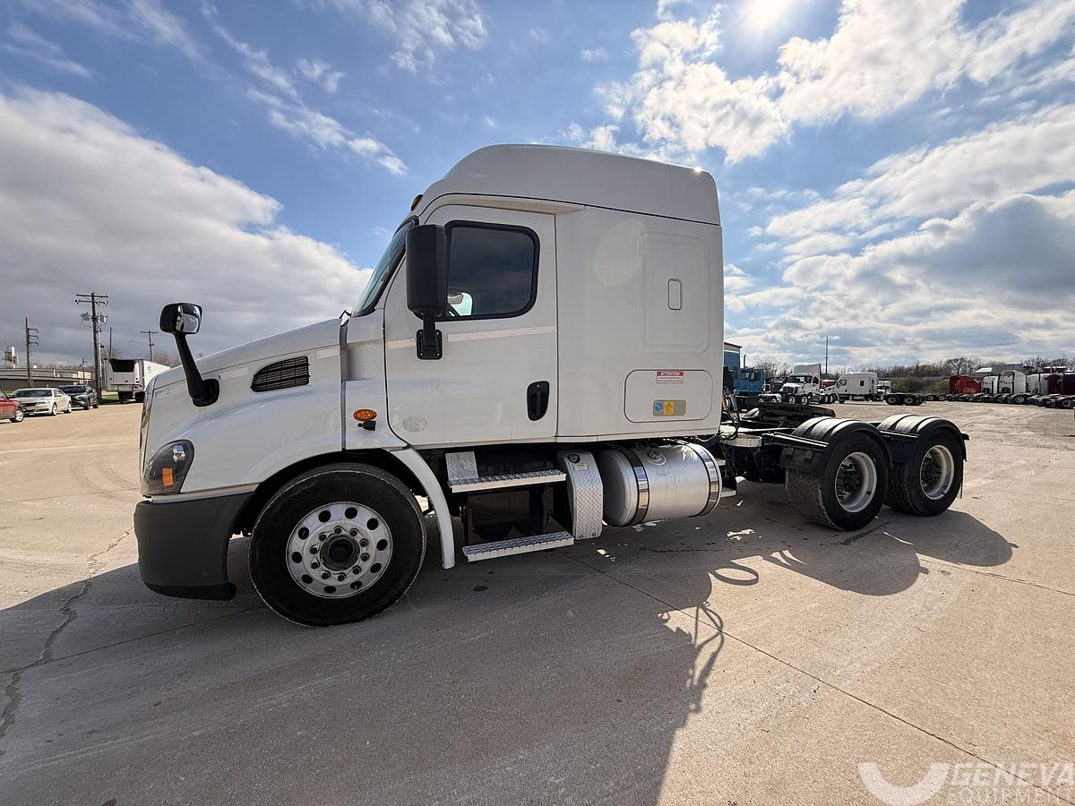 Used 2020 Freightliner Cascadia 113