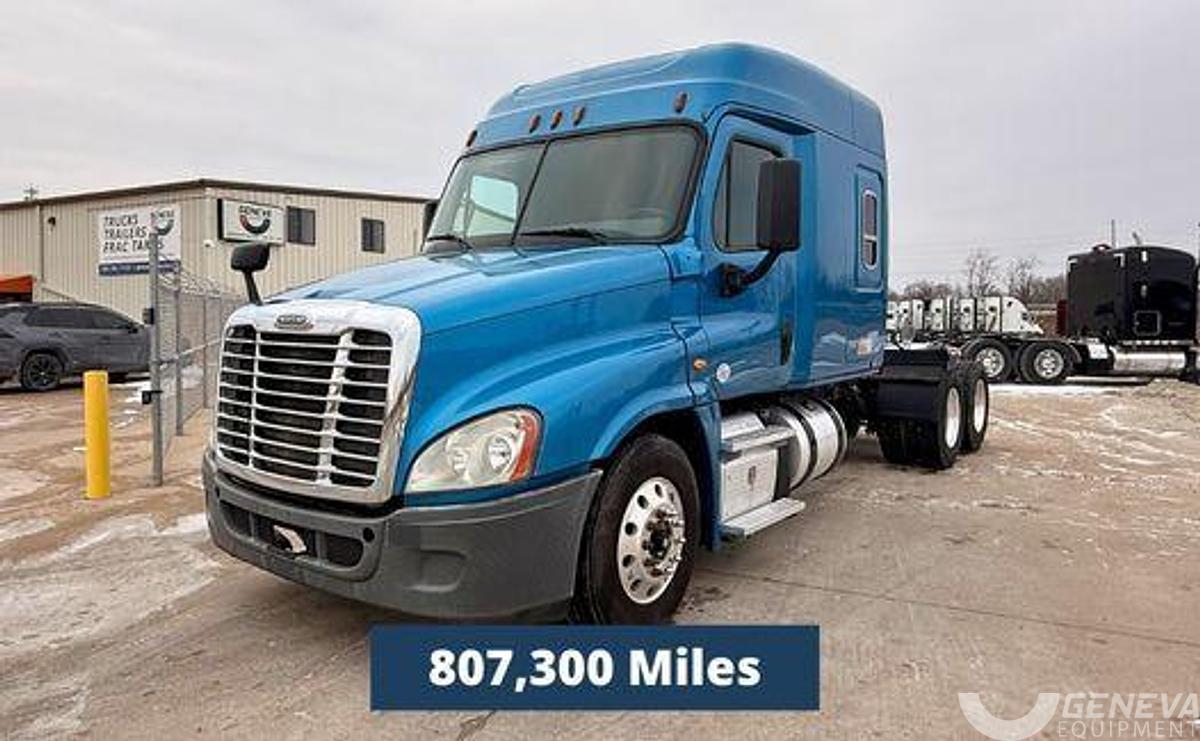 Used 2016 Freightliner CA 125