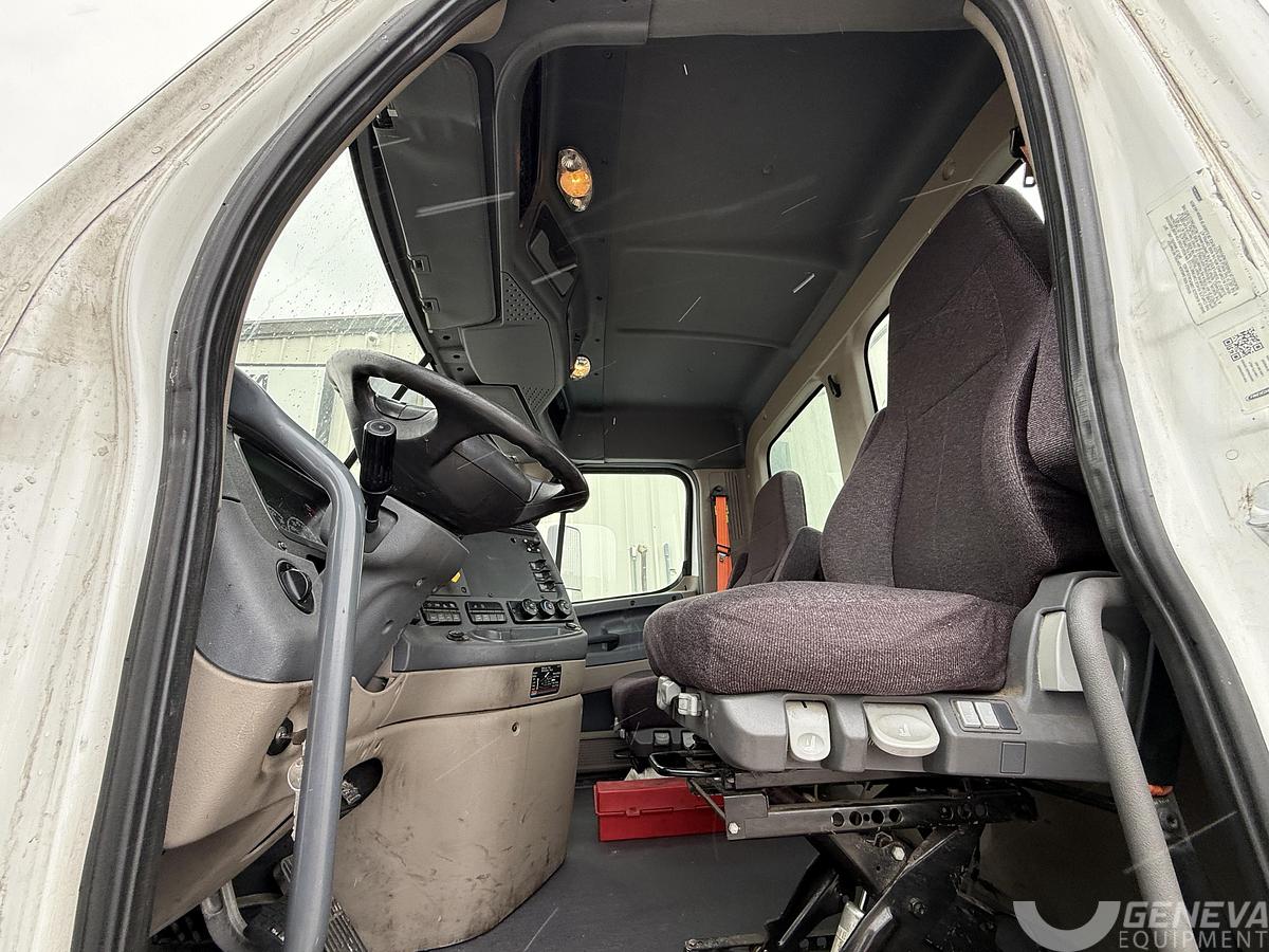 Used 2018 Freightliner Cascadia 113