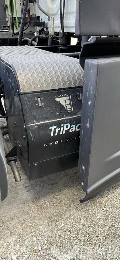 Used 2022 Freightliner Cascadia 126