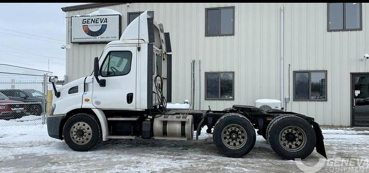 Used 2018 Freightliner Cascadia 113