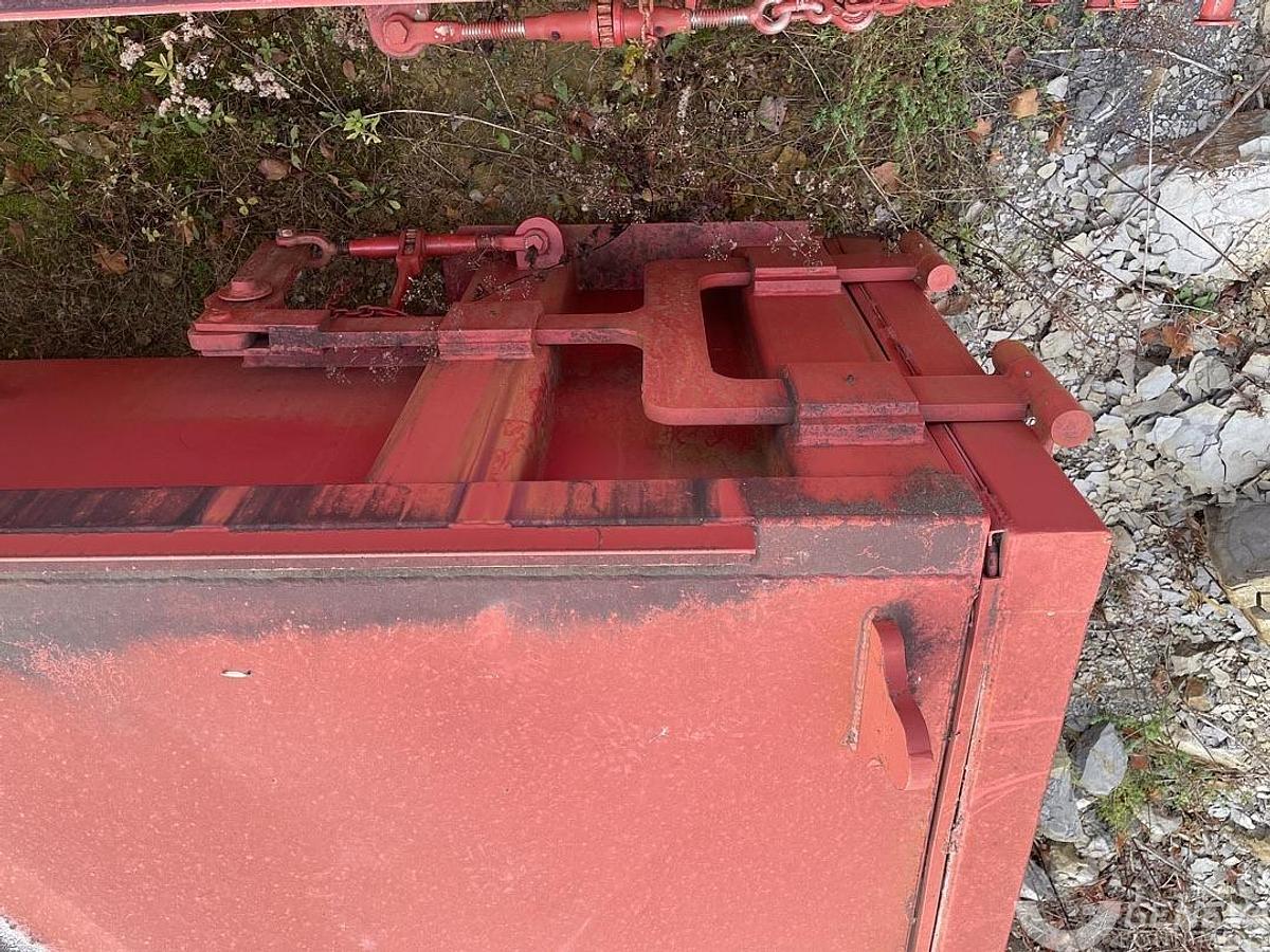 Used Rolling Lid Sealed Container (#BT19)