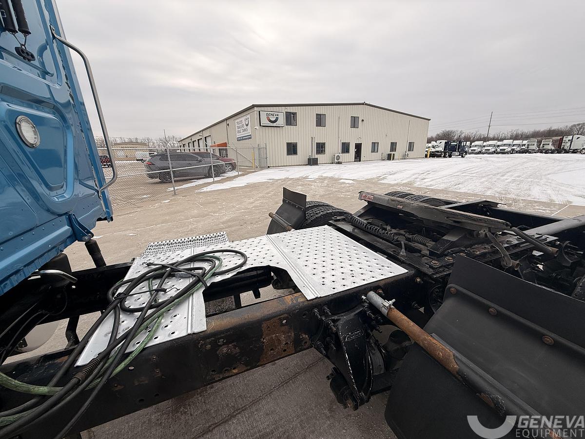 Used 2016 Freightliner CA 125
