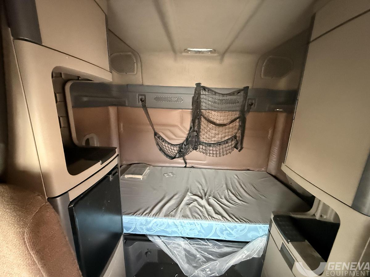 Used 2016 Freightliner CA 125