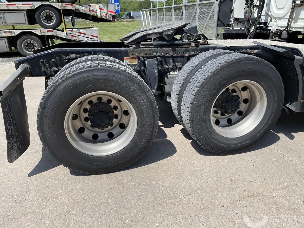 Used 2022 Freightliner Cascadia 126