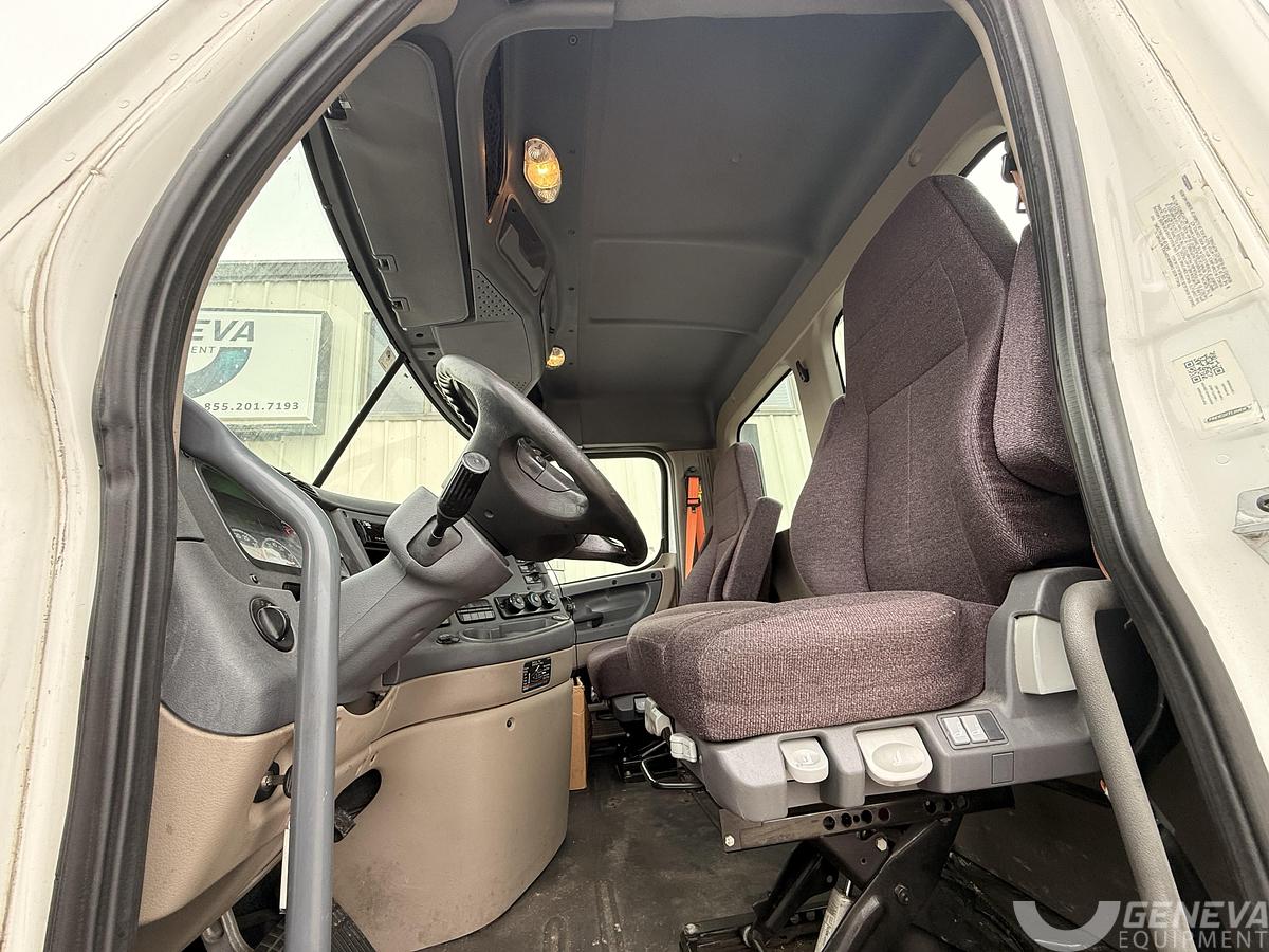 Used 2018 Freightliner Cascadia 113