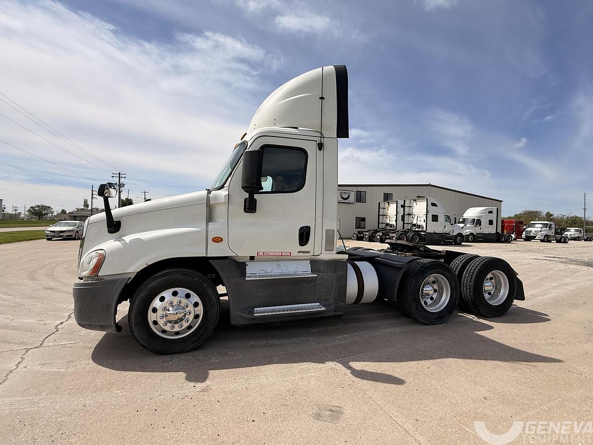 Used 2015 Freightliner Cascadia 125