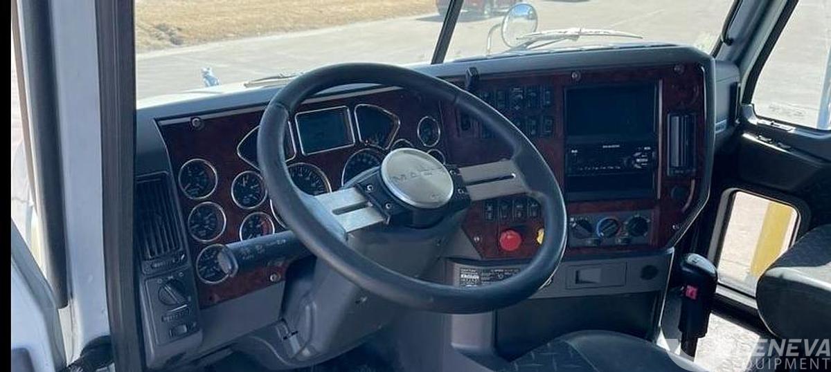 Used 2017 Mack CXU613